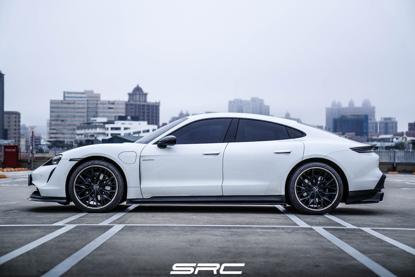 Porsche Taycan J1